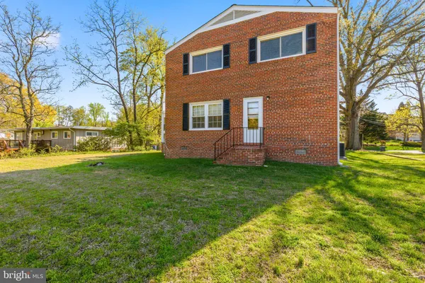 $830,000 | 5216 Clifton Street, Alexandria, VA 22312