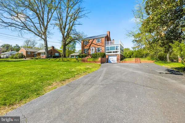 $830,000 | 5216 Clifton Street, Alexandria, VA 22312
