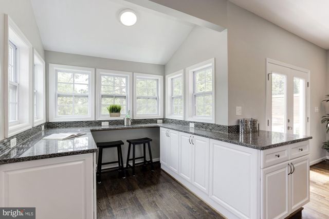 $1,230,301 | 3700 17th Street North, Arlington, VA 22207