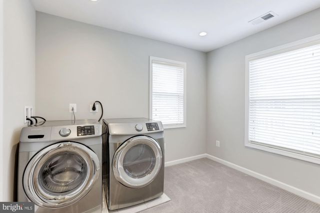 $1,230,301 | 3700 17th Street North, Arlington, VA 22207