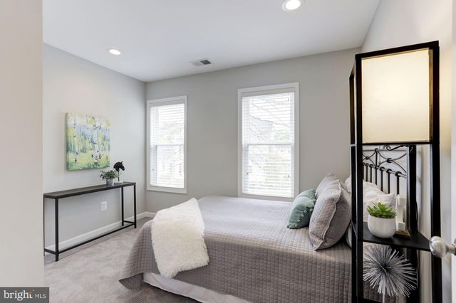 $1,230,301 | 3700 17th Street North, Arlington, VA 22207