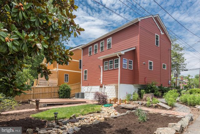 $1,230,301 | 3700 17th Street North, Arlington, VA 22207