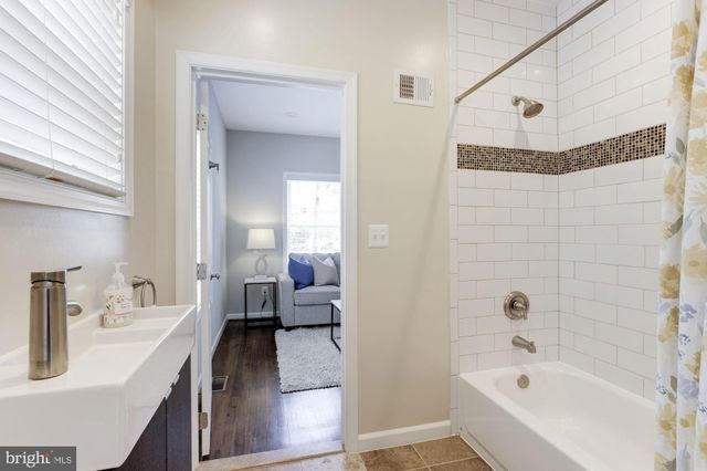 $1,230,301 | 3700 17th Street North, Arlington, VA 22207