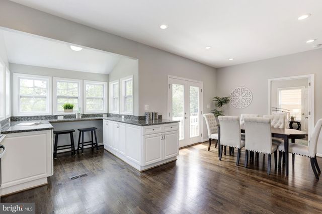 $1,230,301 | 3700 17th Street North, Arlington, VA 22207