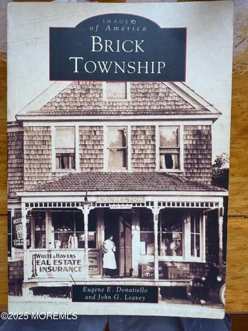 a picture of a lake view