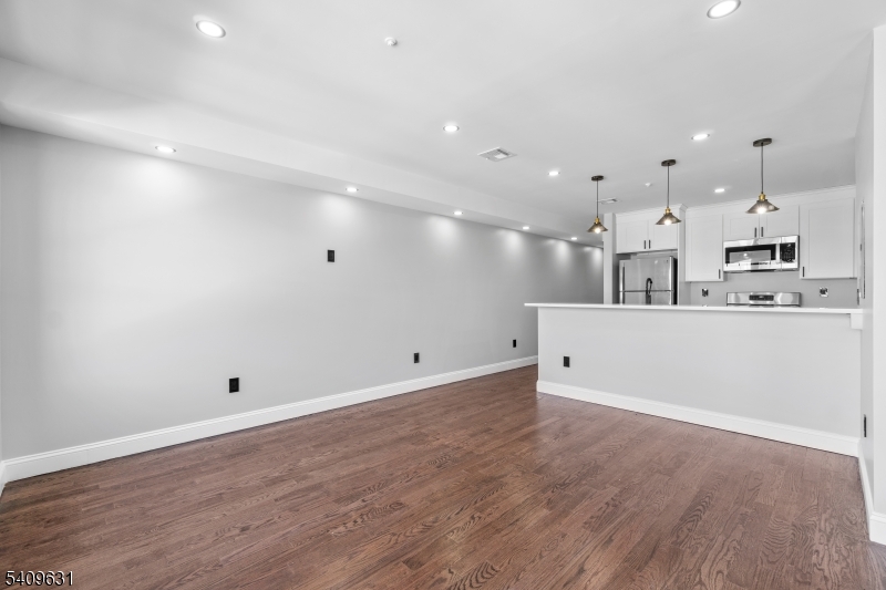 481 15th Avenue, Unit 2 Newark, NJ 07103 - Photo 3 of 21