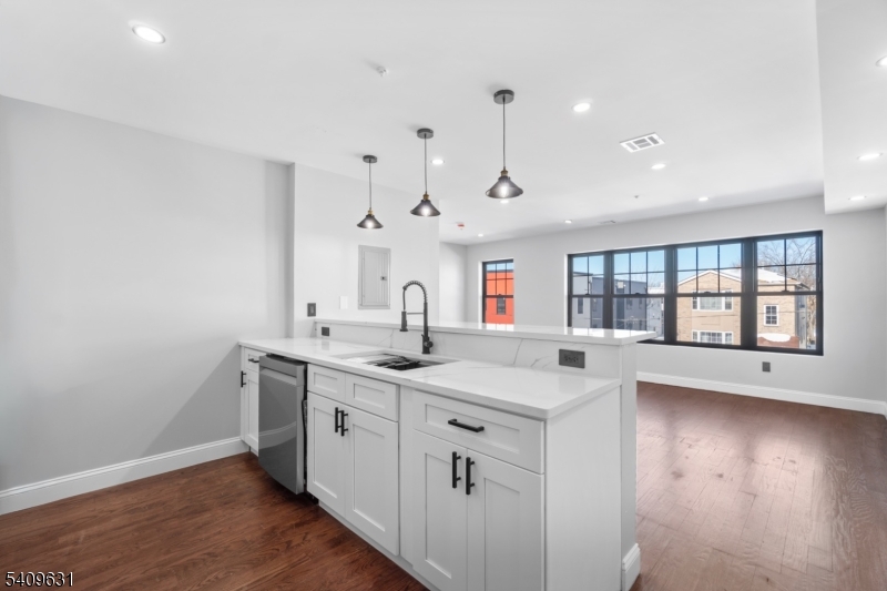 481 15th Avenue, Unit 2 Newark, NJ 07103 - Photo 7 of 21