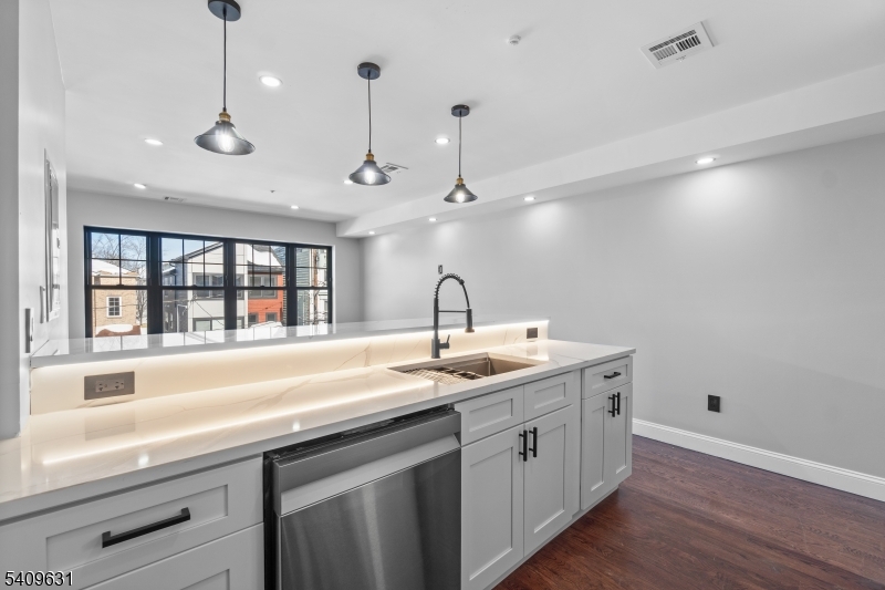 481 15th Avenue, Unit 2 Newark, NJ 07103 - Photo 10 of 21