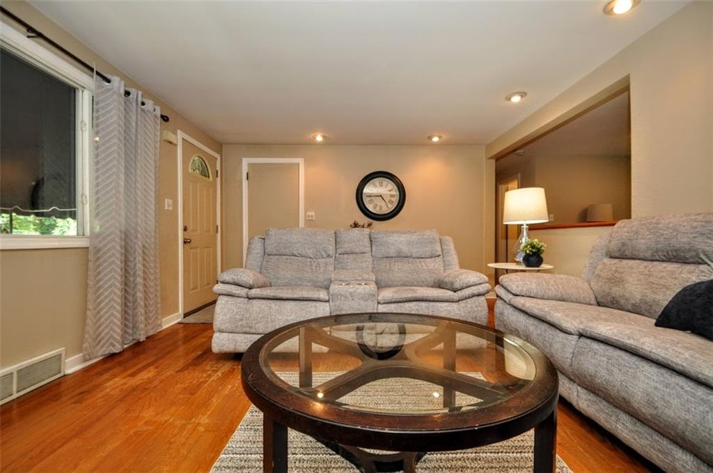 6033 Poketa Road Verona, PA 15147 - Photo 10 of 25 Gallery Image 10