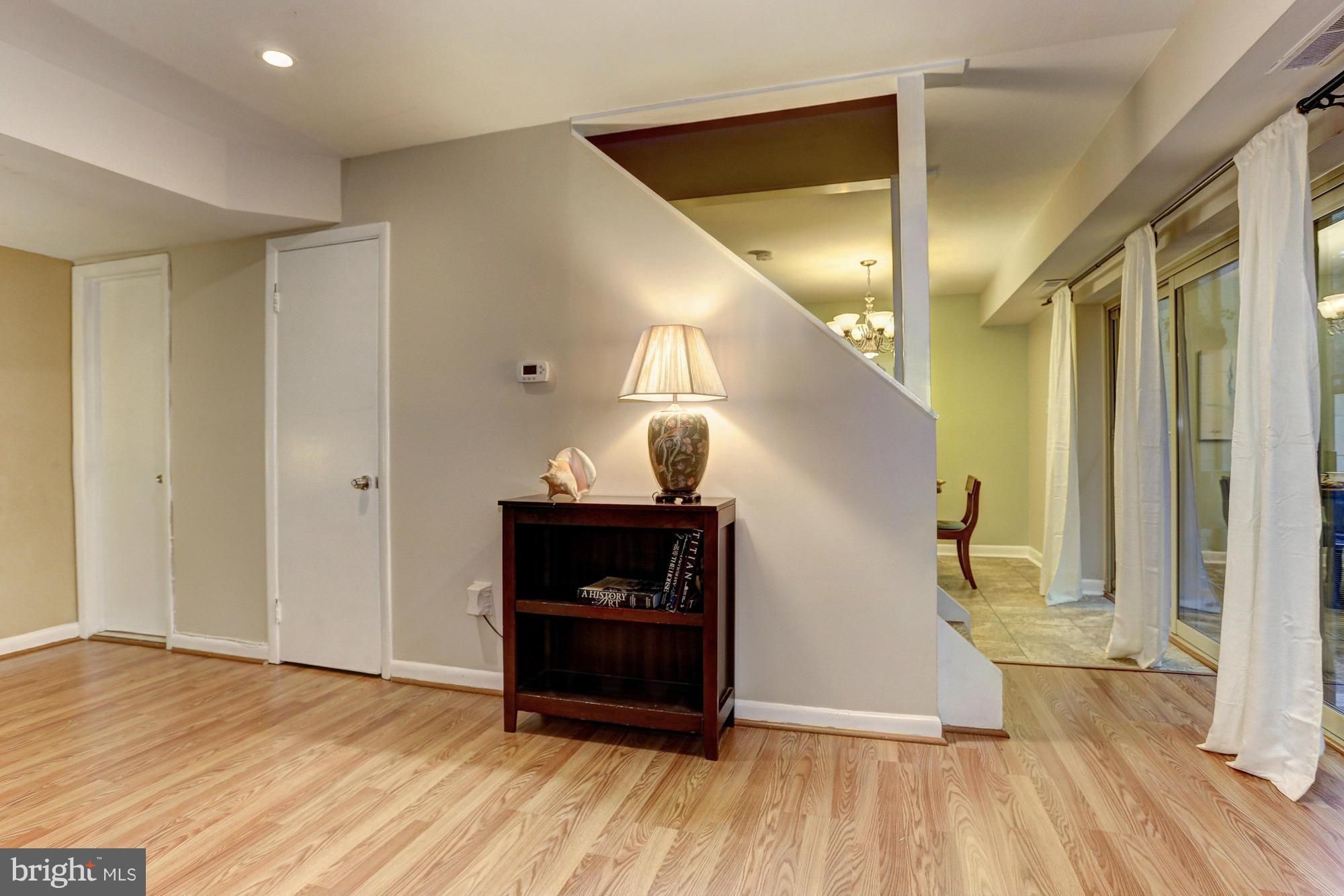 8620 Manchester Road, Unit 1 Silver Spring, MD 20901 - Photo 4 of 24 Living Room