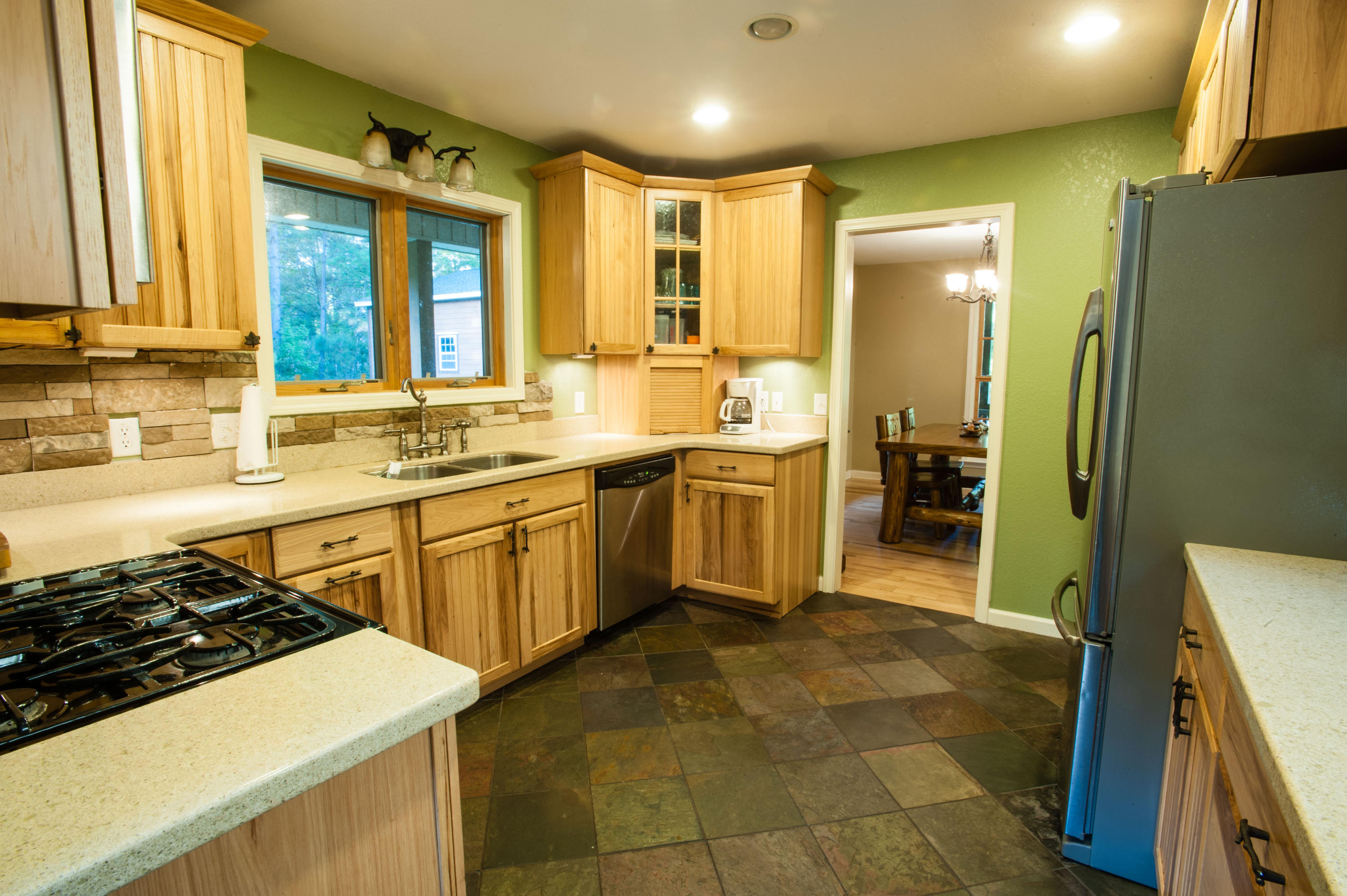 147 Inway Lane Round O, SC 29474 - Photo 3 of 28 Kitchen 1