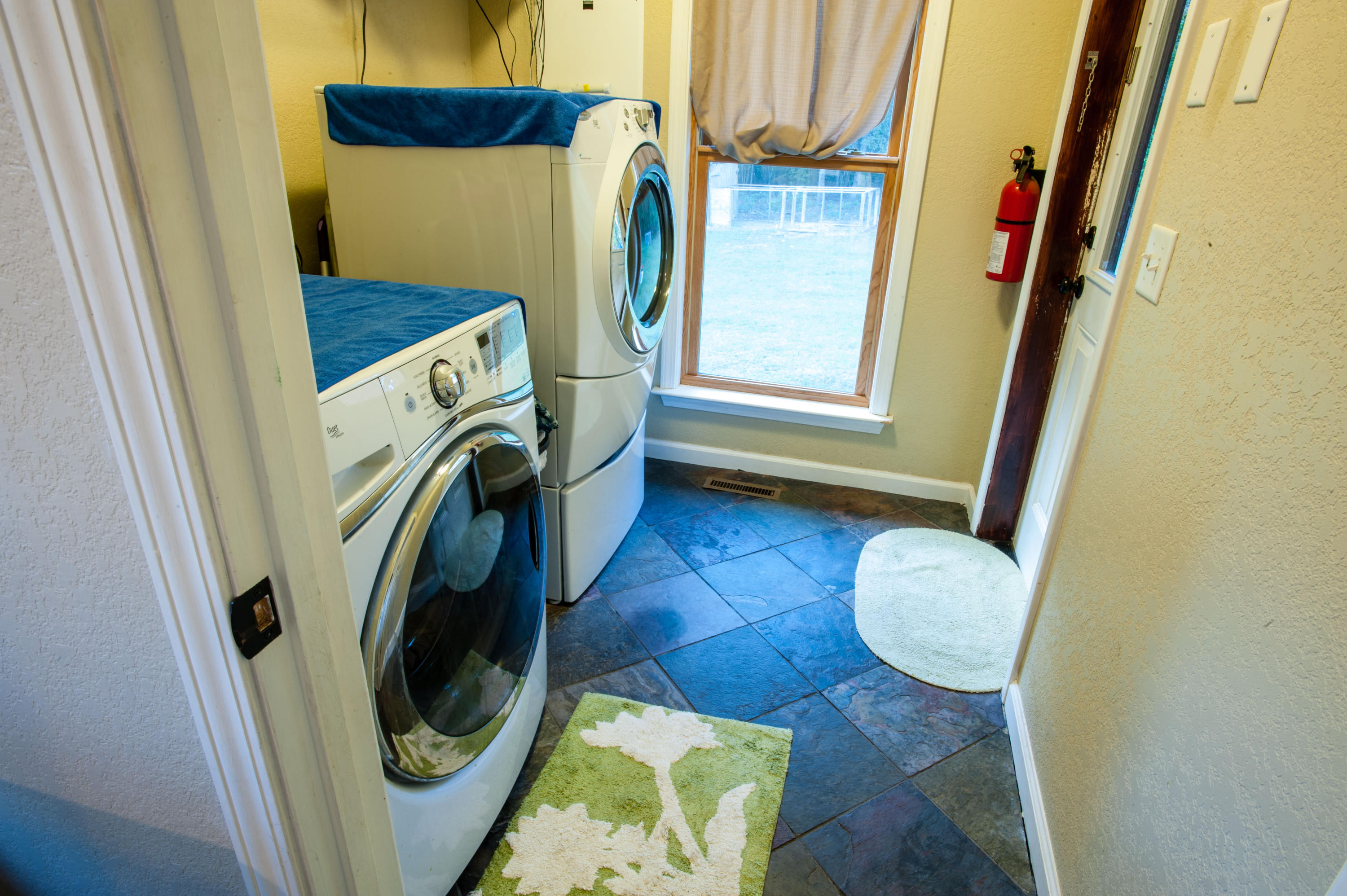 147 Inway Lane Round O, SC 29474 - Photo 22 of 28 Laundry Room