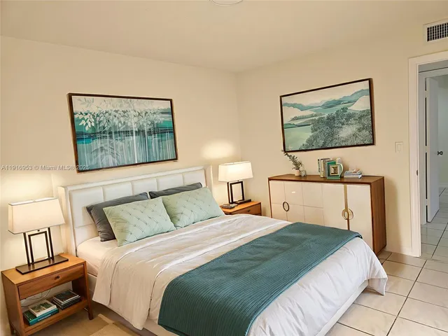 $3,000 | 311 West Park Drive, Unit 10113, Miami, FL 33172