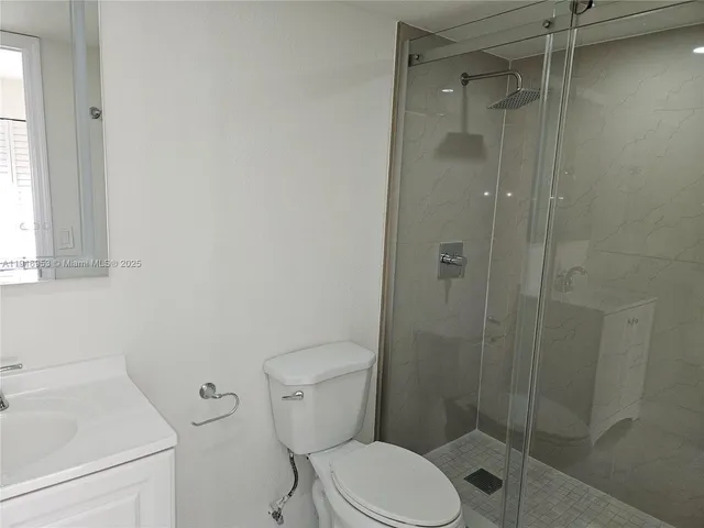 $3,000 | 311 West Park Drive, Unit 10113, Miami, FL 33172