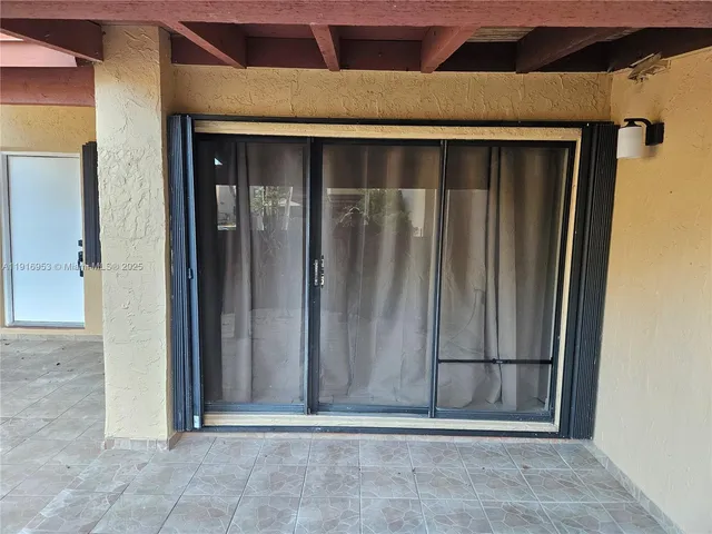 $3,000 | 311 West Park Drive, Unit 10113, Miami, FL 33172