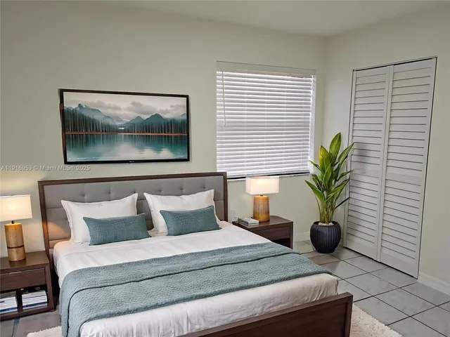 $3,000 | 311 West Park Drive, Unit 10113, Miami, FL 33172