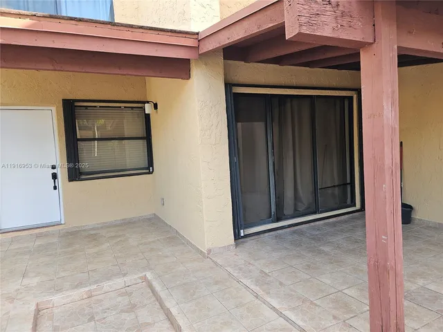 $3,000 | 311 West Park Drive, Unit 10113, Miami, FL 33172