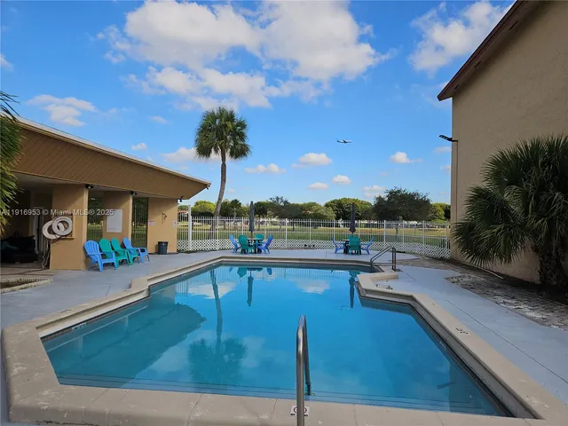 $3,000 | 311 West Park Drive, Unit 10113, Miami, FL 33172