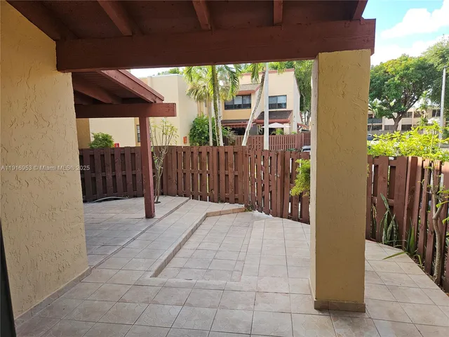 $3,000 | 311 West Park Drive, Unit 10113, Miami, FL 33172