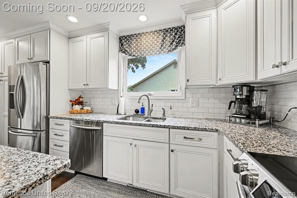 21995 Sunflower Road Novi, MI 48375 - Photo 9 of 28 Gallery Image 9