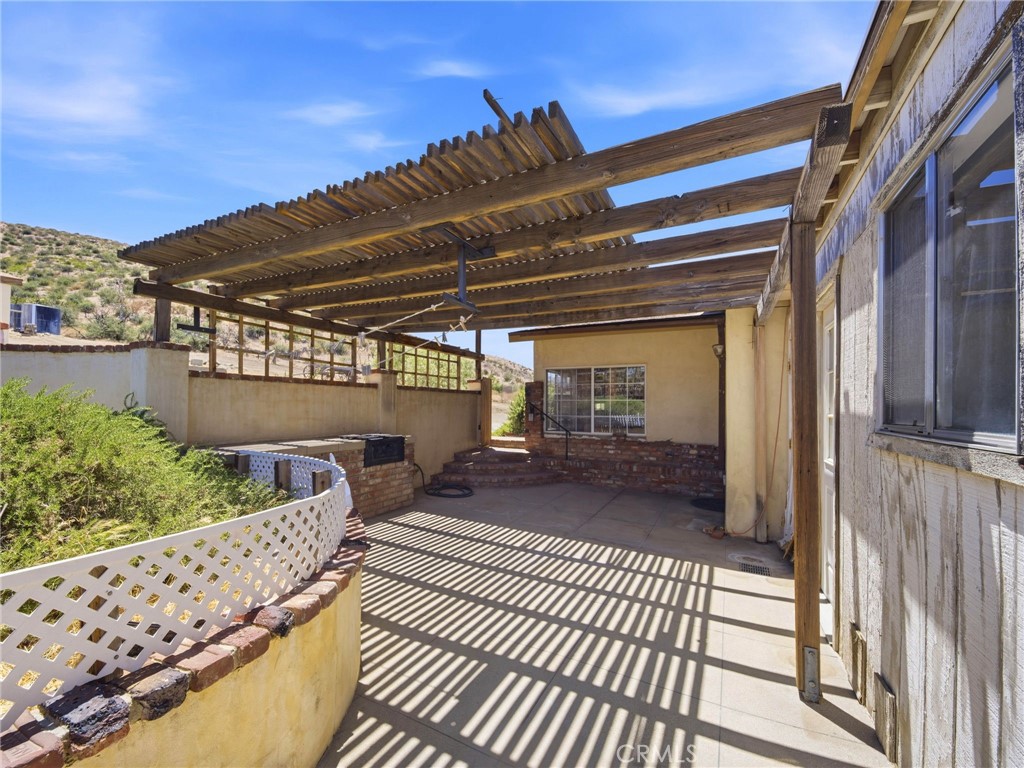 29935 Maypath Road Juniper Hills, CA 93543 - Photo 32 of 65