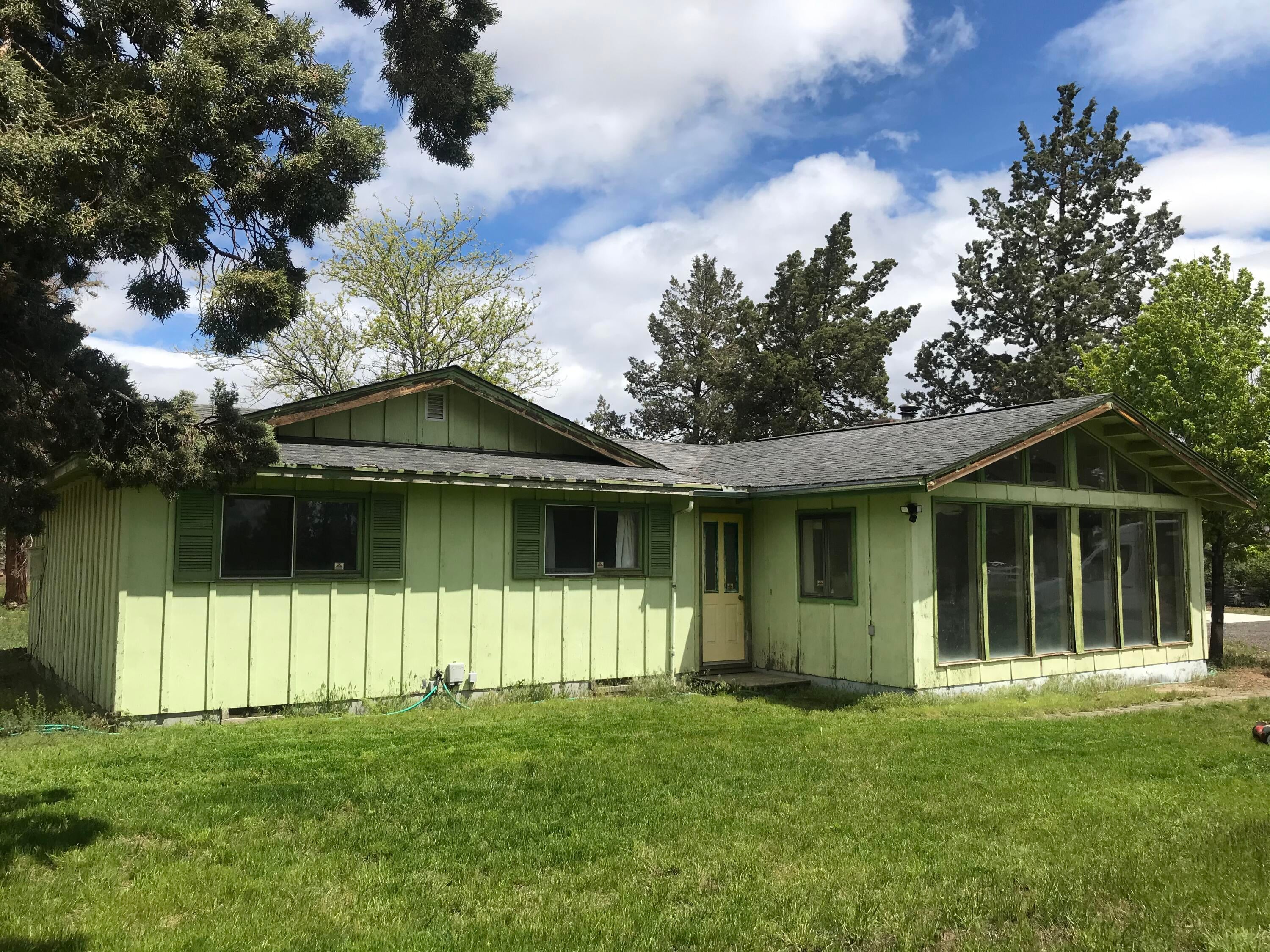 22980 McGrath Road Bend, OR 97701 - Photo 8 of 23 FRONT