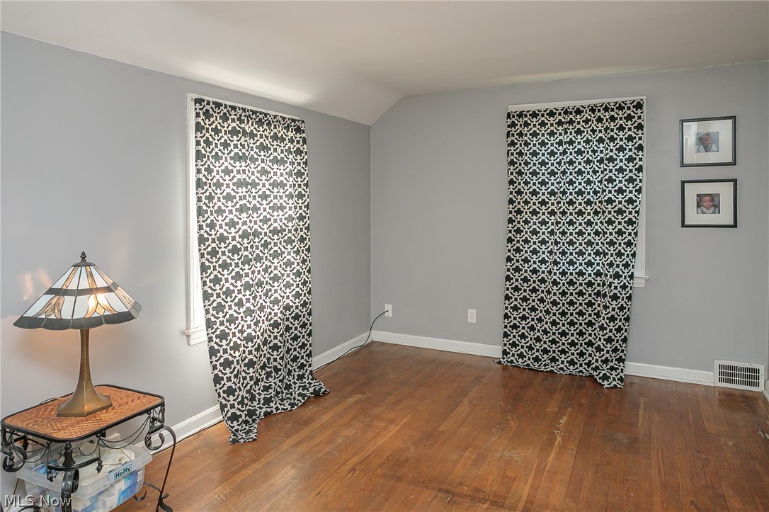 865 Cambridge Road Cleveland Heights, OH 44121 - Photo 15 of 27 Gallery Image 15