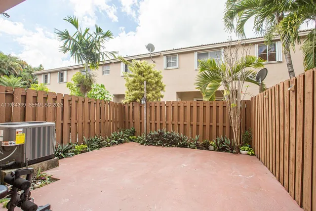 $3,099 | 16618 Northwest 73rd Avenue, Miami Lakes, FL 33014