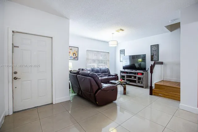$3,099 | 16618 Northwest 73rd Avenue, Miami Lakes, FL 33014