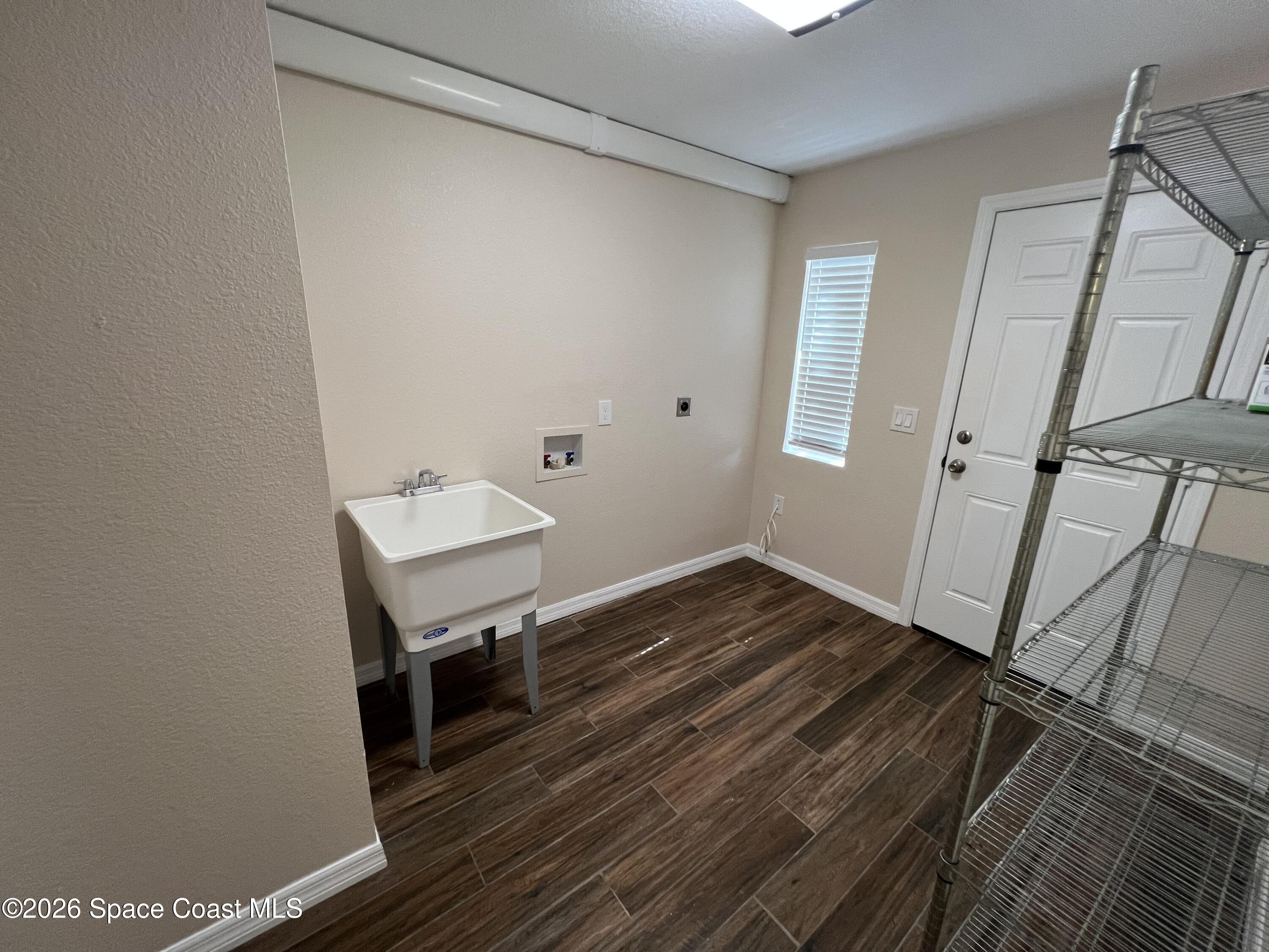 175 Northwest Valencia Road Melbourne, FL 32904 - Photo 21 of 23 Laundry Room