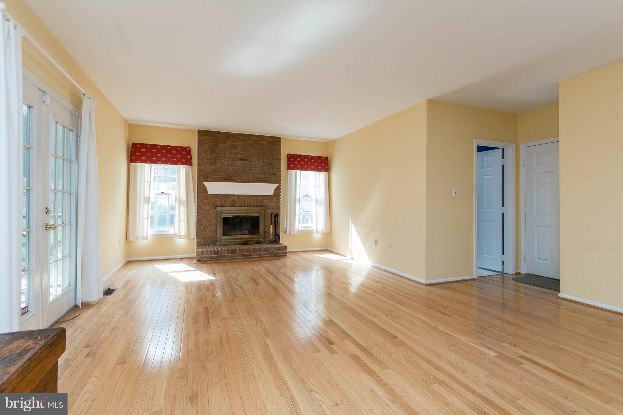 1780 Rochester Street Crofton, MD 21114 - Photo 10 of 30 HUGE FAMILY ROOM