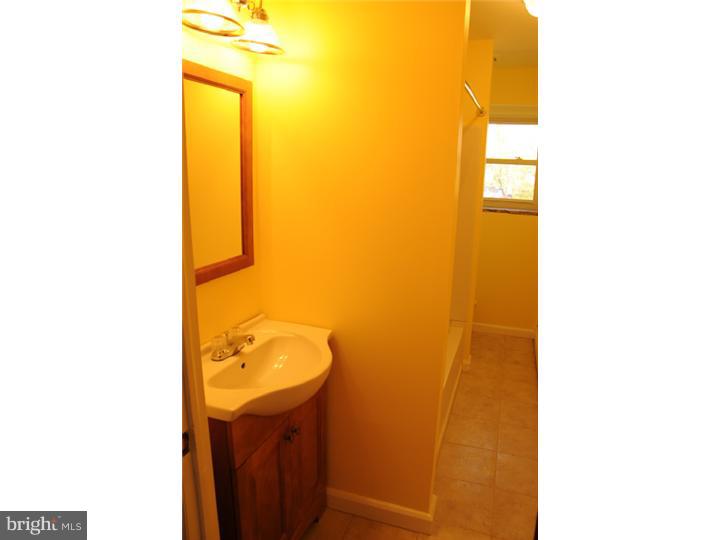 370 North Malin Road Broomall, PA 19073 - Photo 12 of 21 Bathroom