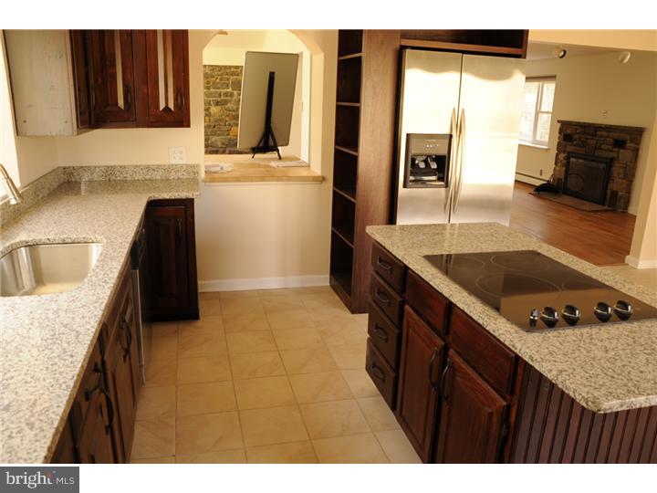 370 North Malin Road Broomall, PA 19073 - Photo 4 of 21 Kitchen