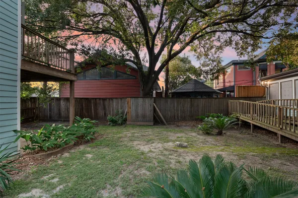 $8,000 | 1007 Heights Boulevard, Houston, TX 77008