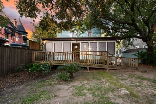 $8,000 | 1007 Heights Boulevard, Houston, TX 77008