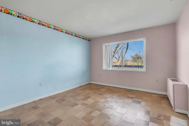 a view of empty room with window