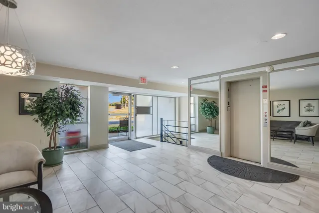 $249,000 | 7400 Lakeview Drive, Unit N402, Bethesda, MD 20817