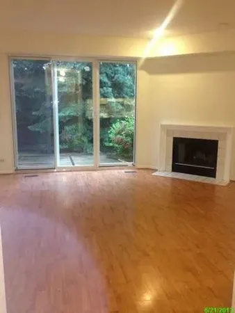 $279,900 | 1293 Cranbrook Drive, Schaumburg, IL 60193