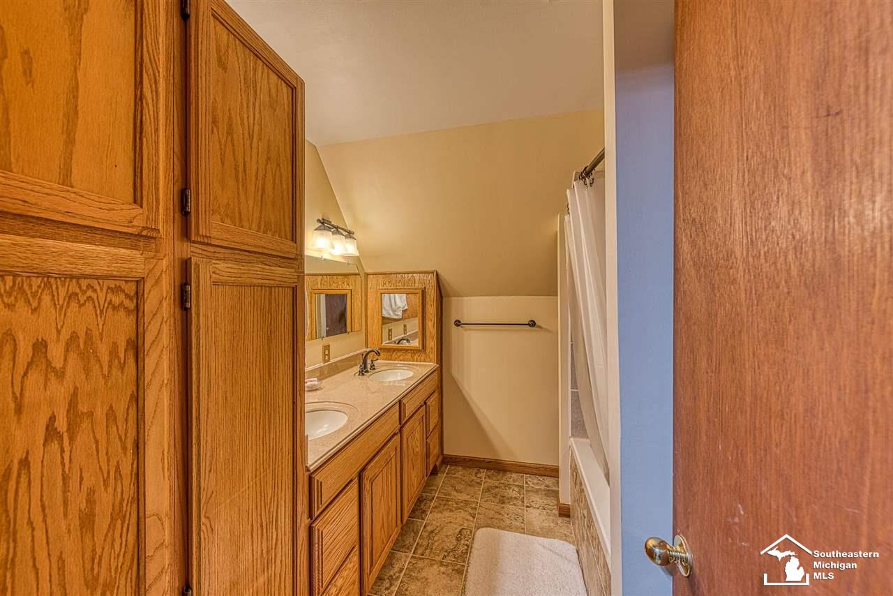 7696 War Road Newport, MI 48166 - Photo 22 of 47 50072049-21.JPG