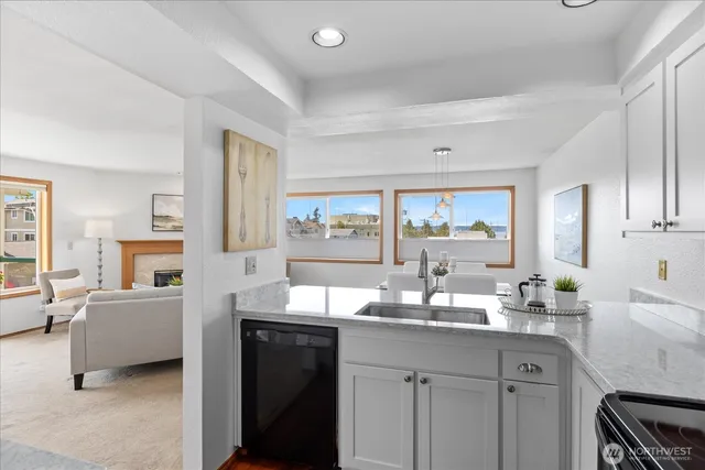 $712,500 | 603 7th Avenue North, Unit A306, Edmonds, WA 98020