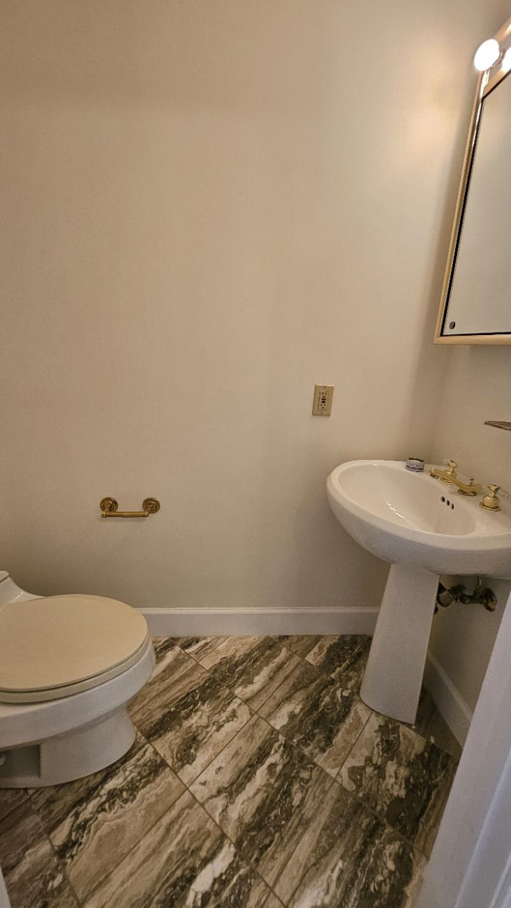 3801 Canterbury Road, Unit 409 Baltimore, MD 21218 - Photo 19 of 31 Powder Room