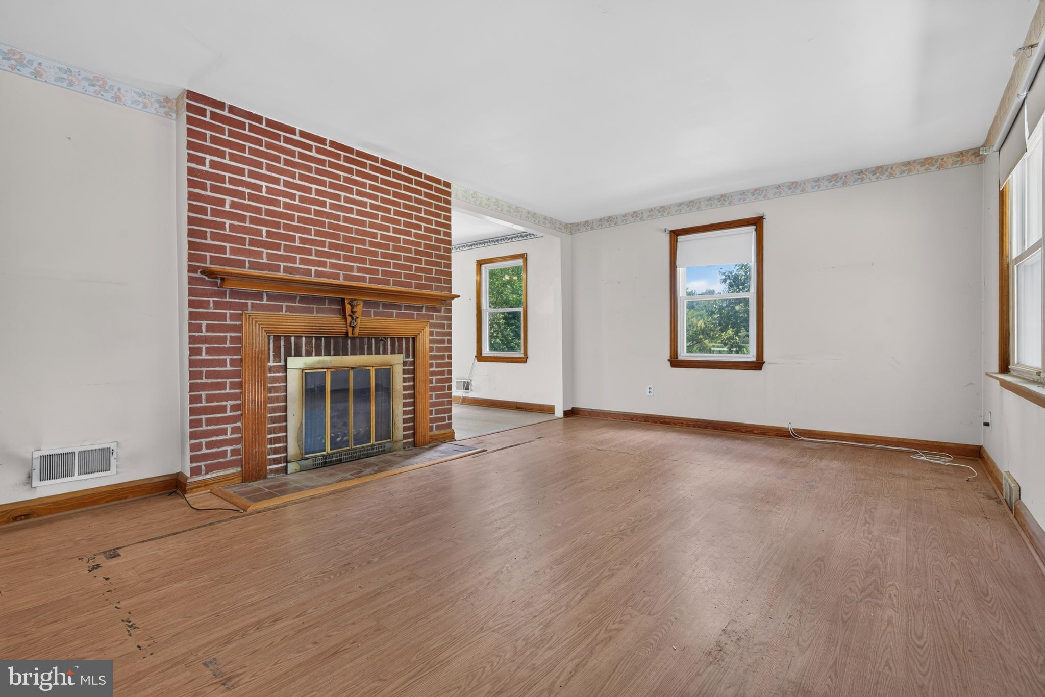 16 Balfred Road Baltimore, MD 21228 - Photo 12 of 29 Gallery Image 12