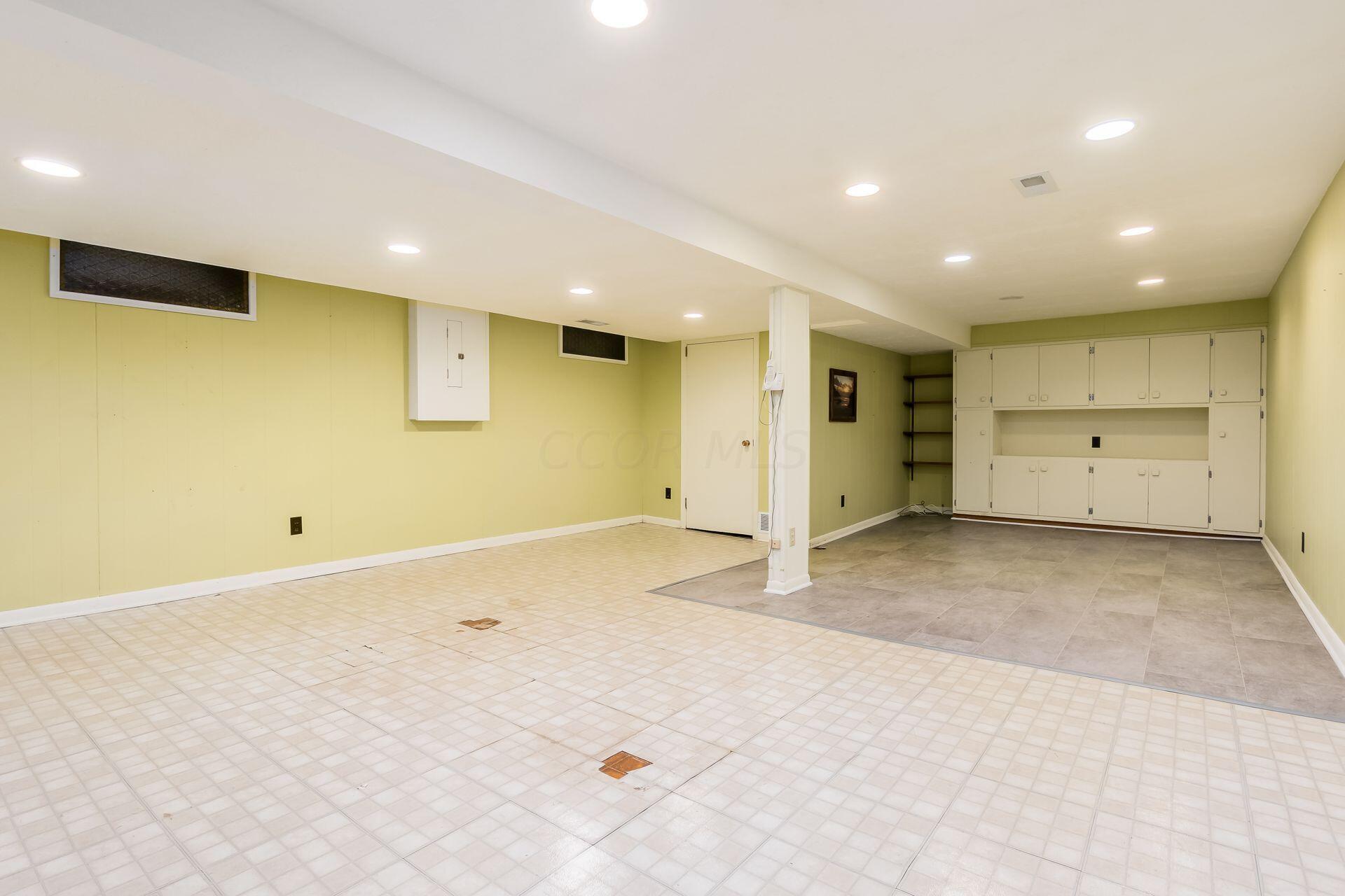 1620 Ardwick Road Columbus, OH 43220 - Photo 33 of 38 rec room in basement