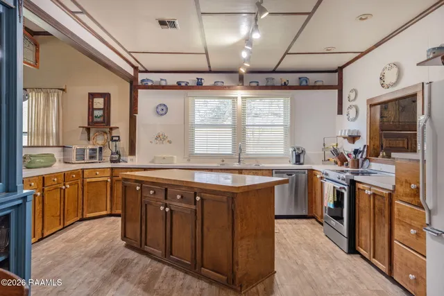 $2,500 | 411 Wiggins Road, Lafayette, LA 70503