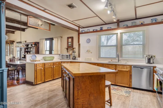 $2,500 | 411 Wiggins Road, Lafayette, LA 70503