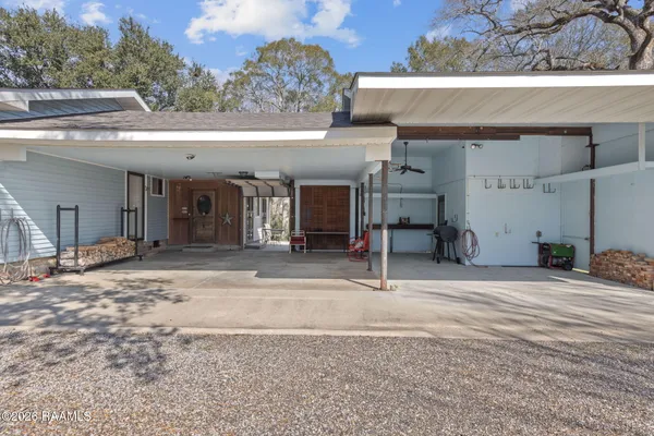 $2,500 | 411 Wiggins Road, Lafayette, LA 70503