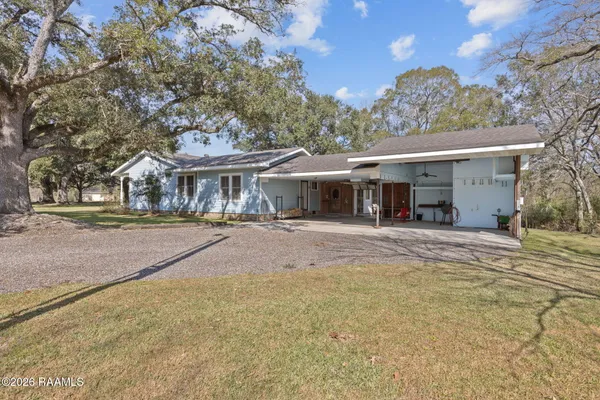 $2,500 | 411 Wiggins Road, Lafayette, LA 70503
