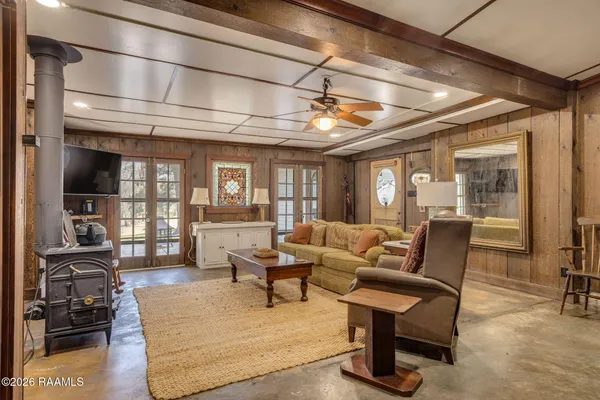 $2,500 | 411 Wiggins Road, Lafayette, LA 70503