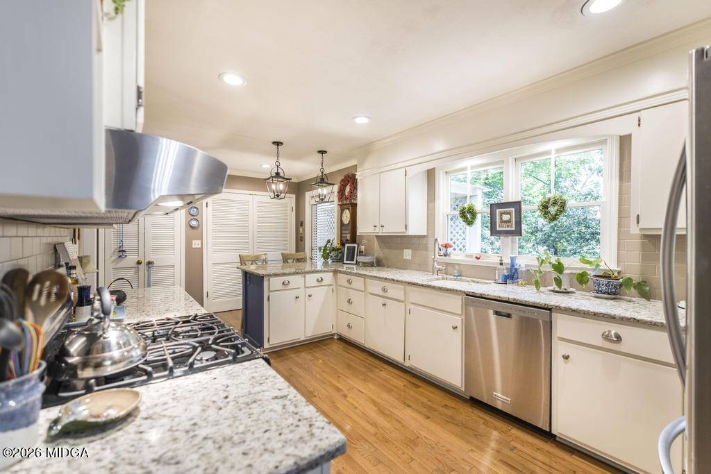 861 Windsor Road Macon, GA 31204 - Photo 7 of 31 kitchen