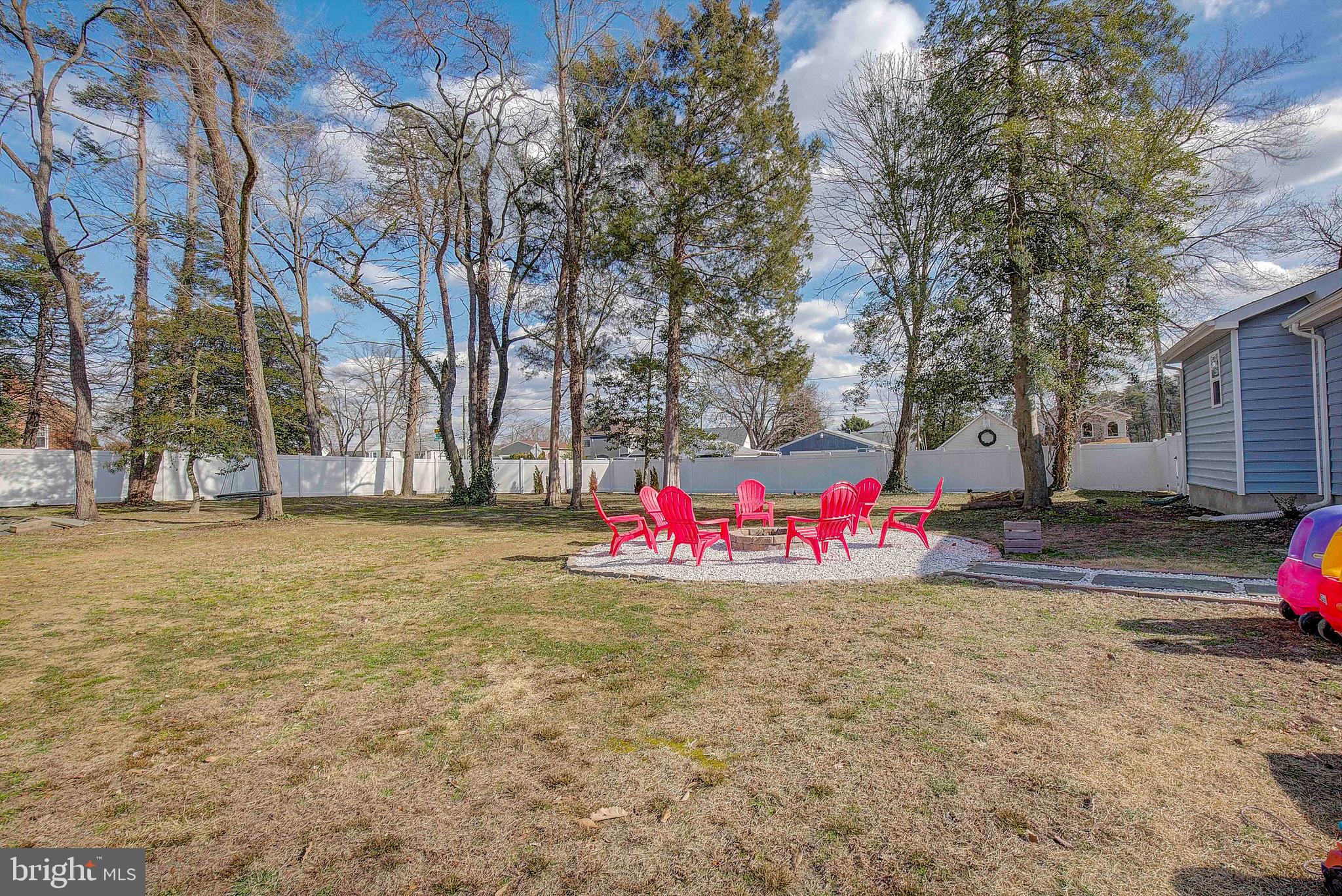 1251 Hillside Road Pasadena, MD 21122 - Photo 25 of 35 Expansive backyard